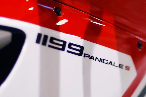 最新Ducati 1199 panigale S視頻