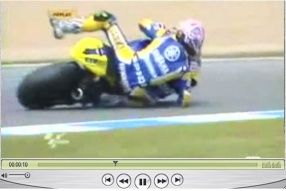 精選摩托車視頻（一） - Colin Edwards 艾華士手肘救車視頻