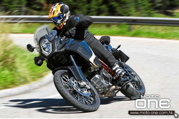 2013 KTM 1190 ADVENTURE R－使用Superbike引擎的兩棲機車