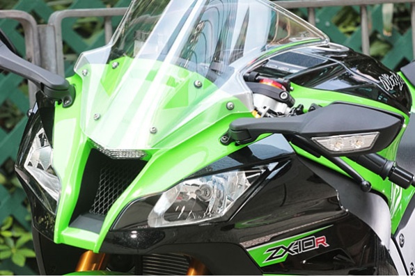 2013 Kawasaki ZX-10R－加入電子釘把