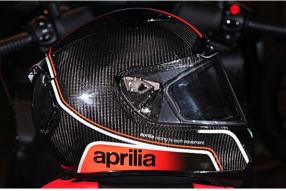 Aprilia Full Face RSV4 Carbon及 SBK APRILIA限量版風褸強勢到港