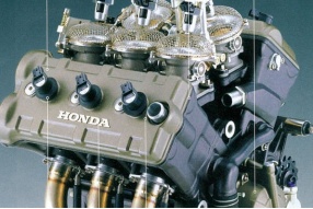Motogp Honda V5引擎-挑戰難度的驚世巨著