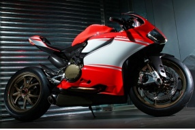 超輕DUCATI 1199 SUPERLEGGERA抵港－只有155kg乾重的200匹SUPERBIKE