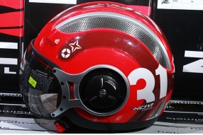 ZEUS ZS-218 金屬片透氣孔頭盔 - 多款現貨發售