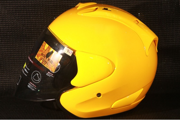 來自台灣的CBR開面頭盔