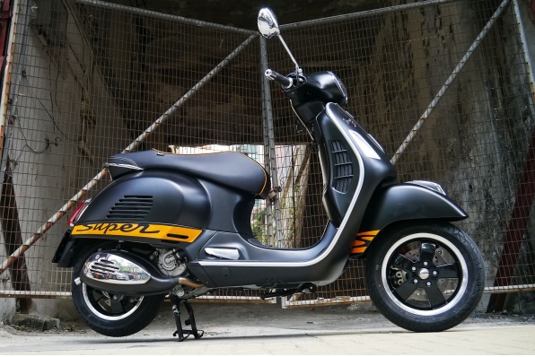 2015 Vespa GTS300ie Supersport -循跡系統鐵殼運動羊