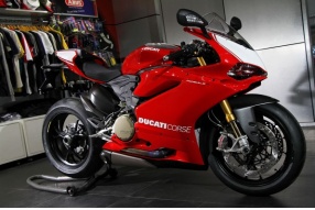 2015 DUCATI Panigale  R-205匹街道版WSBK戰車