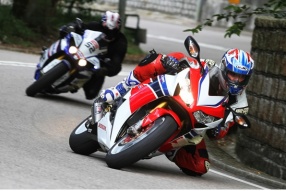 買回舊日的Dream Bikes│1991 YAMAHA FZR1000、2003 SUZUKI SV1000S、HONDA CBR1000RR SP