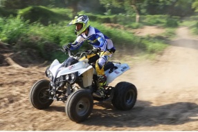 去MXCLUB玩 QUAD BIKE 四輪電單車