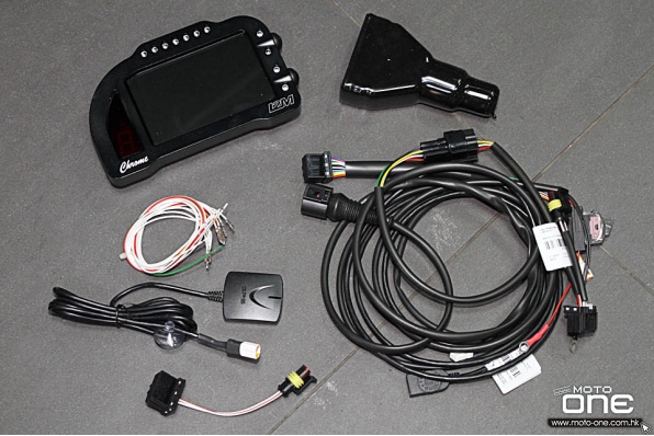 I2M彩色液晶賽車儀錶-集多功能於一身錶板