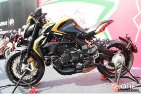 2018 MV Agusta Brutale Dragster 800 RR－NK中的藝術品