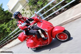 VESPA 946 (RED)-慈善版抵港