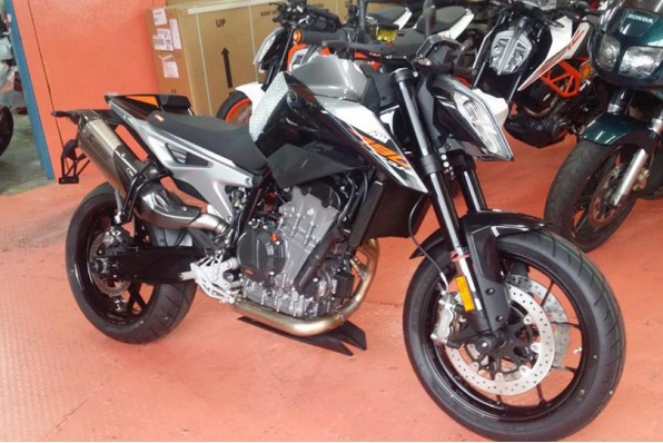 KTM最新的790 DUKE POWERPARTS配件加裝示範