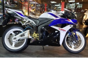 CBR600RR 進補+噴白色鈴│銀星摩托