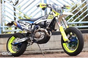 Husqvarna FE450 - supermotard閃亮改裝