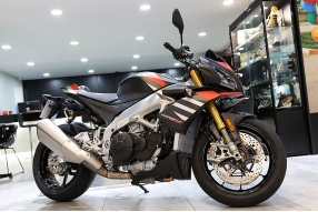 2020 Aprilia Tuono V4 1100 Factory- Ohlins Smart EC 2.0電子避震及多處升級碳纖維包圍