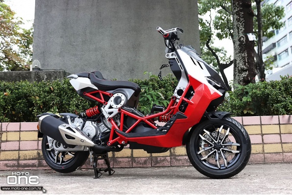 鋼筋型「洗衫板」再現 - Italjet Dragster 200 億鋒僅兩部現貨發售
