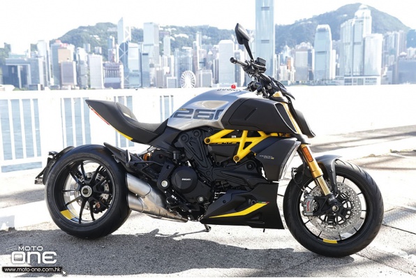 2022 Ducati Diavel 1260 S Black and Steel 黑與鋼、鮮黃車架 - 新色配搭新車抵港
