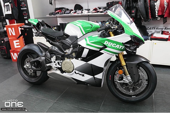 2025 Ducati Panigale V4 Tricolore 意大利國旗三色拉花特別版 (全球限量1000部) 新車抵港及開箱