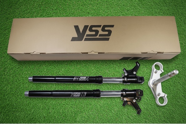 YSS YAMAHA X-MAX 300 FZ1-38 (RADIAL 100mm CALIPER) DOUBLE DISC 高級倒立前叉 下壓、回彈及預載調校 (備有放射式100mm卡鉗安裝碼及雙煞車碟設計，需要更換專用下眼鏡) YSS為38mm倒立前叉、原廠33mm正立前叉
