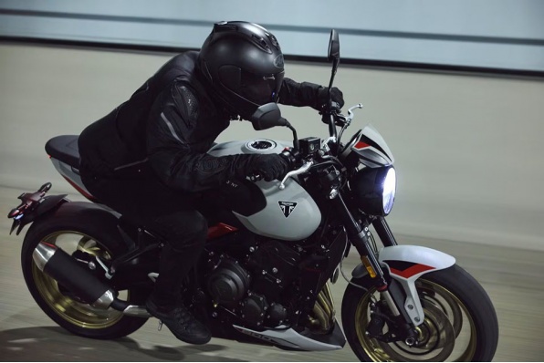 2026 Triumph Trident 800 三缸力量再進化的中量級街車