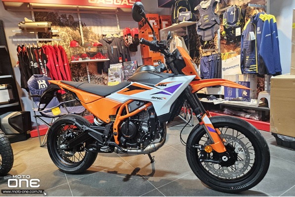 2026 KTM 390 SMC R 入門級 SUPERMOTO 