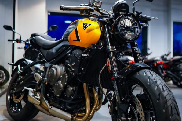 2026 Triumph Trident 660 升級版 - 660cc三缸引擎馬力提升至95ps