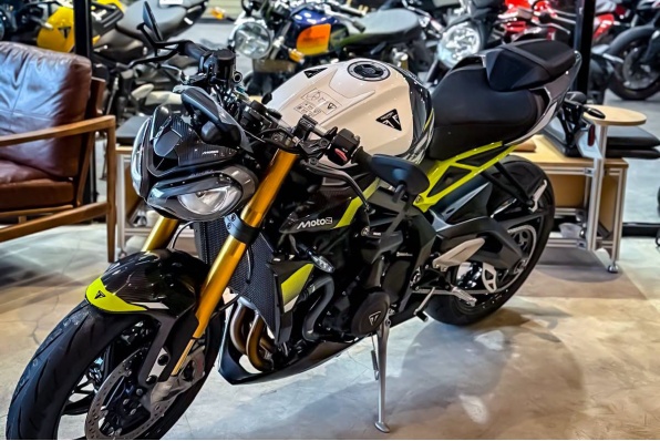 2026 Triumph Street Triple 765 Moto2 Edition 全球限量1000部的Moto2賽道血統街車