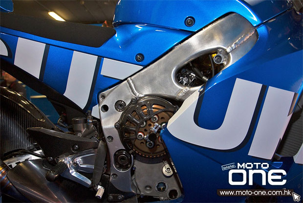SUZUKI 