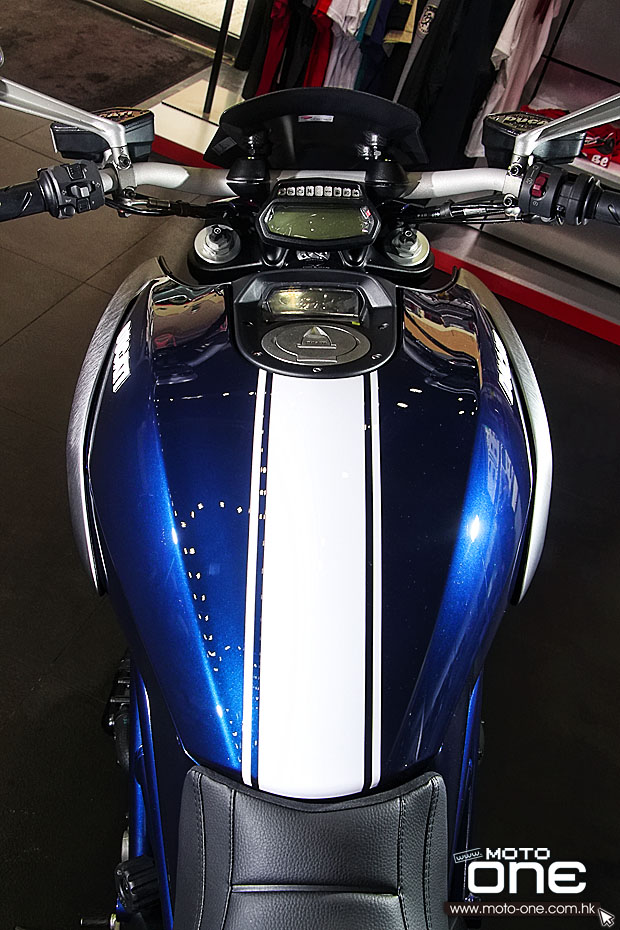 2013 Ducati Diavel Stripe Version 2013 Ducati Diavel Stripe Version