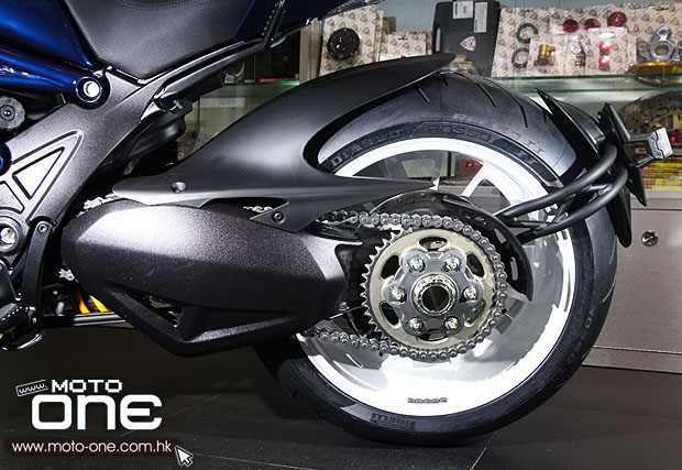 2013 Ducati Diavel Stripe Version 2013 Ducati Diavel Stripe Version