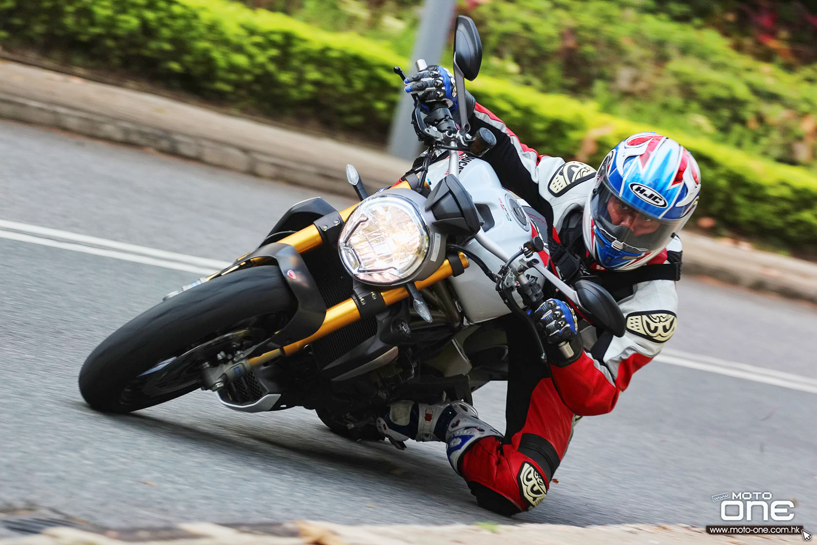 DUCATI MONSTER 1200S