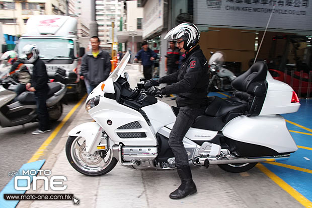 2014 HONDA GOLDWING 1800 F6B riding