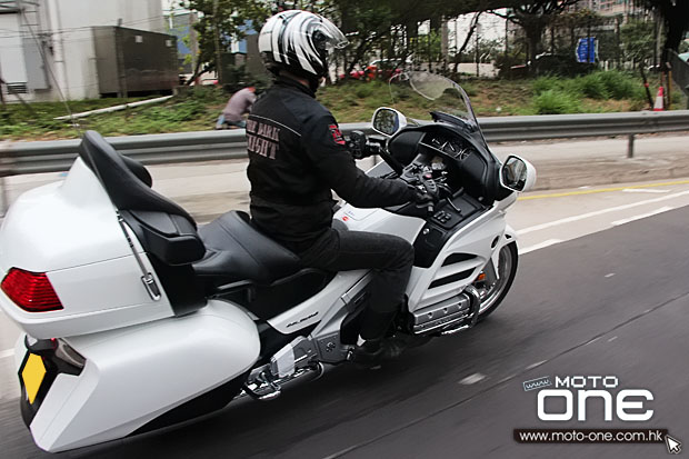 2014 HONDA GOLDWING 1800 F6B riding