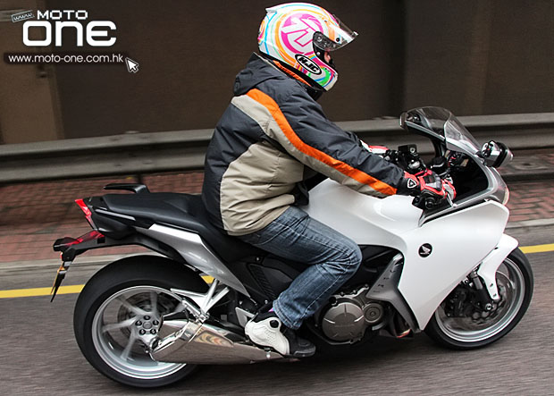 2014 HONDA GOLDWING 1800 F6B riding