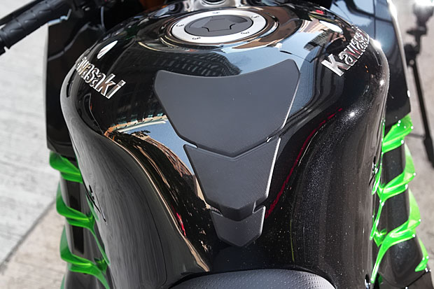 2014 KAWASAKI ZZR1400 OHLINS