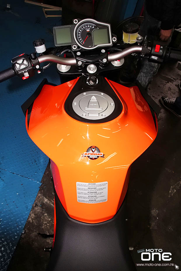 2014 KTM 1290 SUPERDUKE R