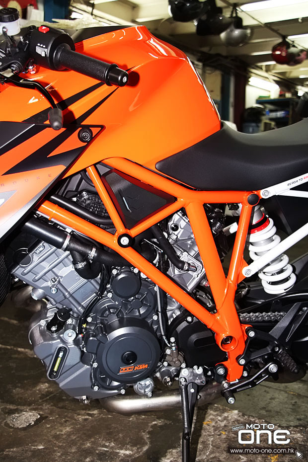 2014 KTM 1290 SUPERDUKE R