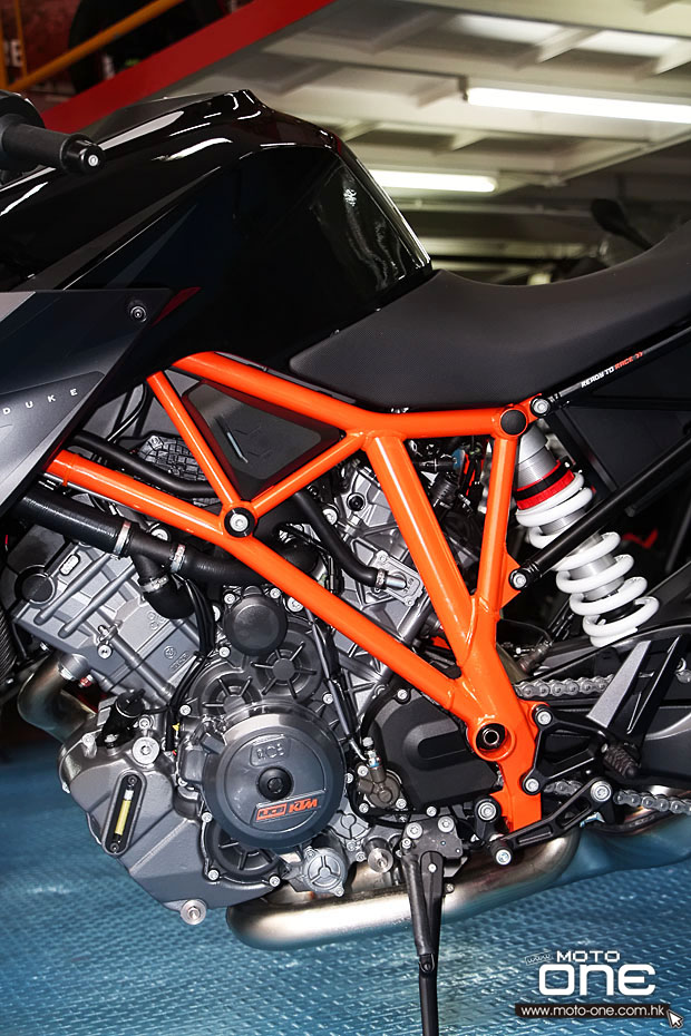 2014 KTM 1290 SUPERDUKE R