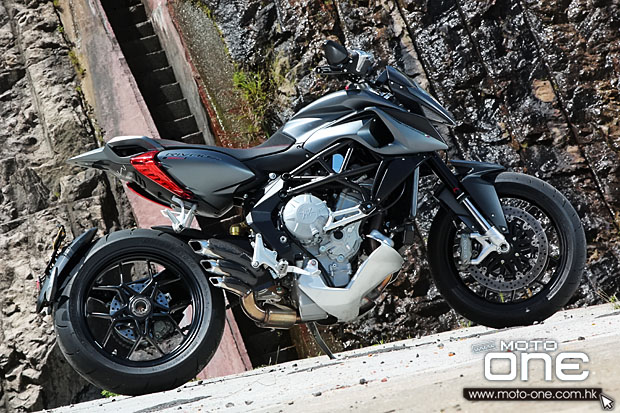 2014 MV AGUSTA RIVALE 800 test