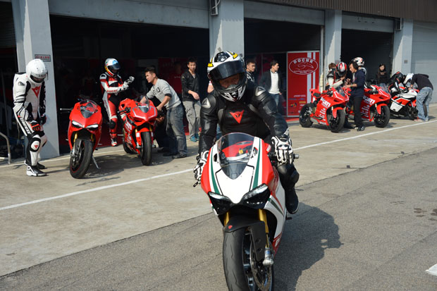 2014 ducati track day