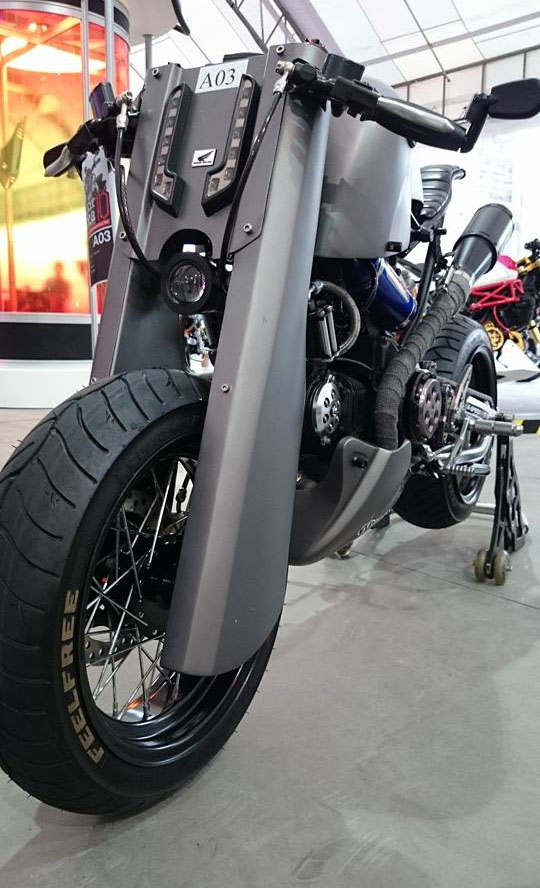 泰国摩托节出神入化的hondamsx改装