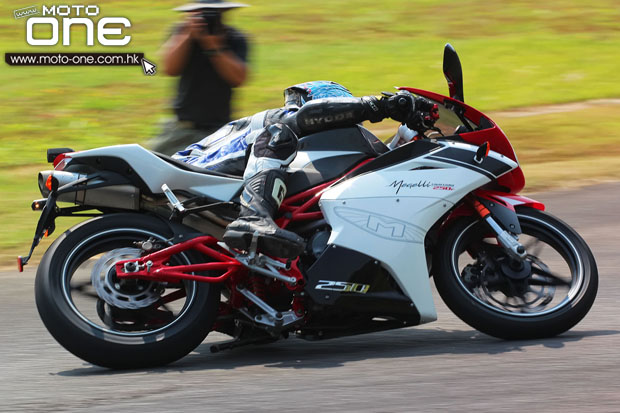 2014 megelli 250r 250s test moto-one.com.hk