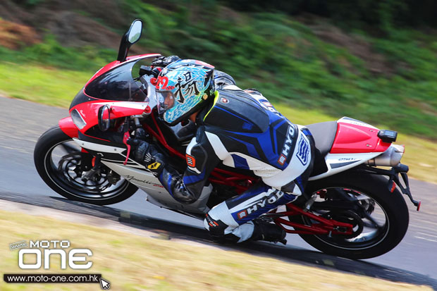 2014 megelli 250r 250s test moto-one.com.hk