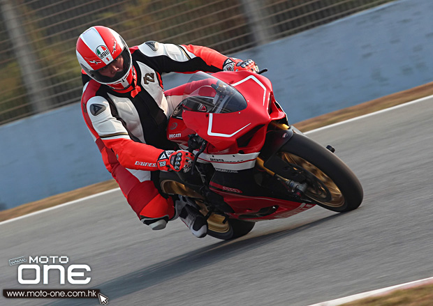 2014 motard tech zic track day moto-one.com.hk