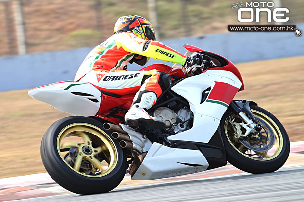 2014 motard tech zic track day moto-one.com.hk