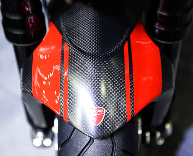 2015 DUCATI DIAVEL CARBON