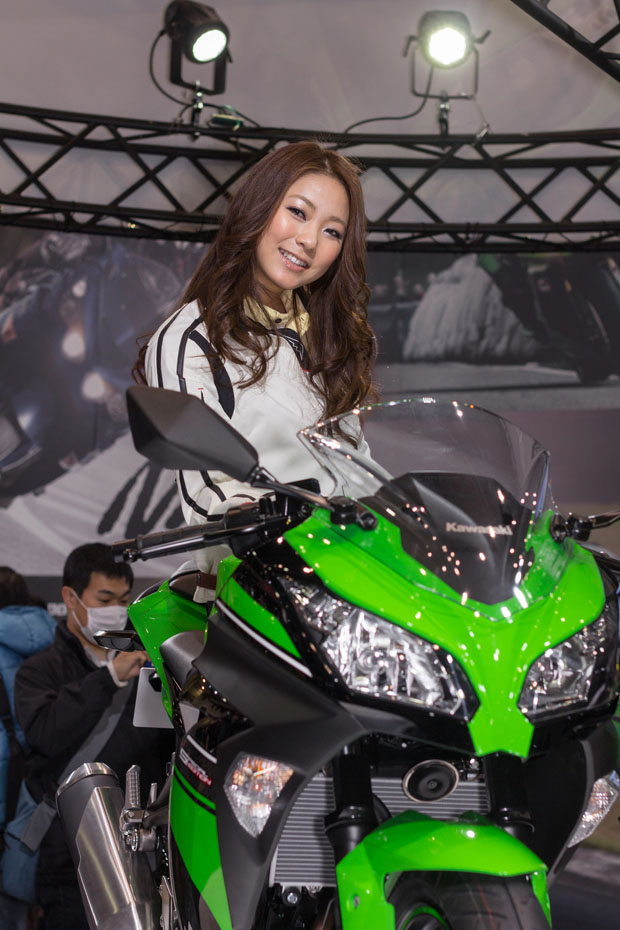 Girls Tokyo Motorcycle Show 2013