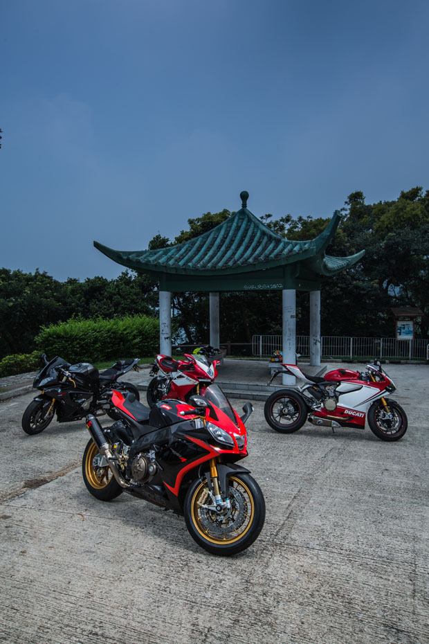 RSV4 vs S1000RR vs 1199 Panigale S vs F4R