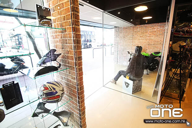 freely new showroom